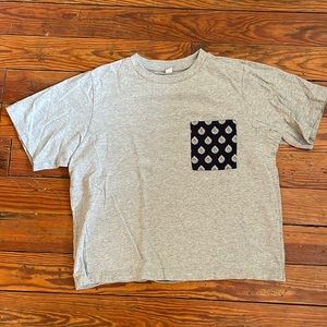 Size small uniqlo frocket tee